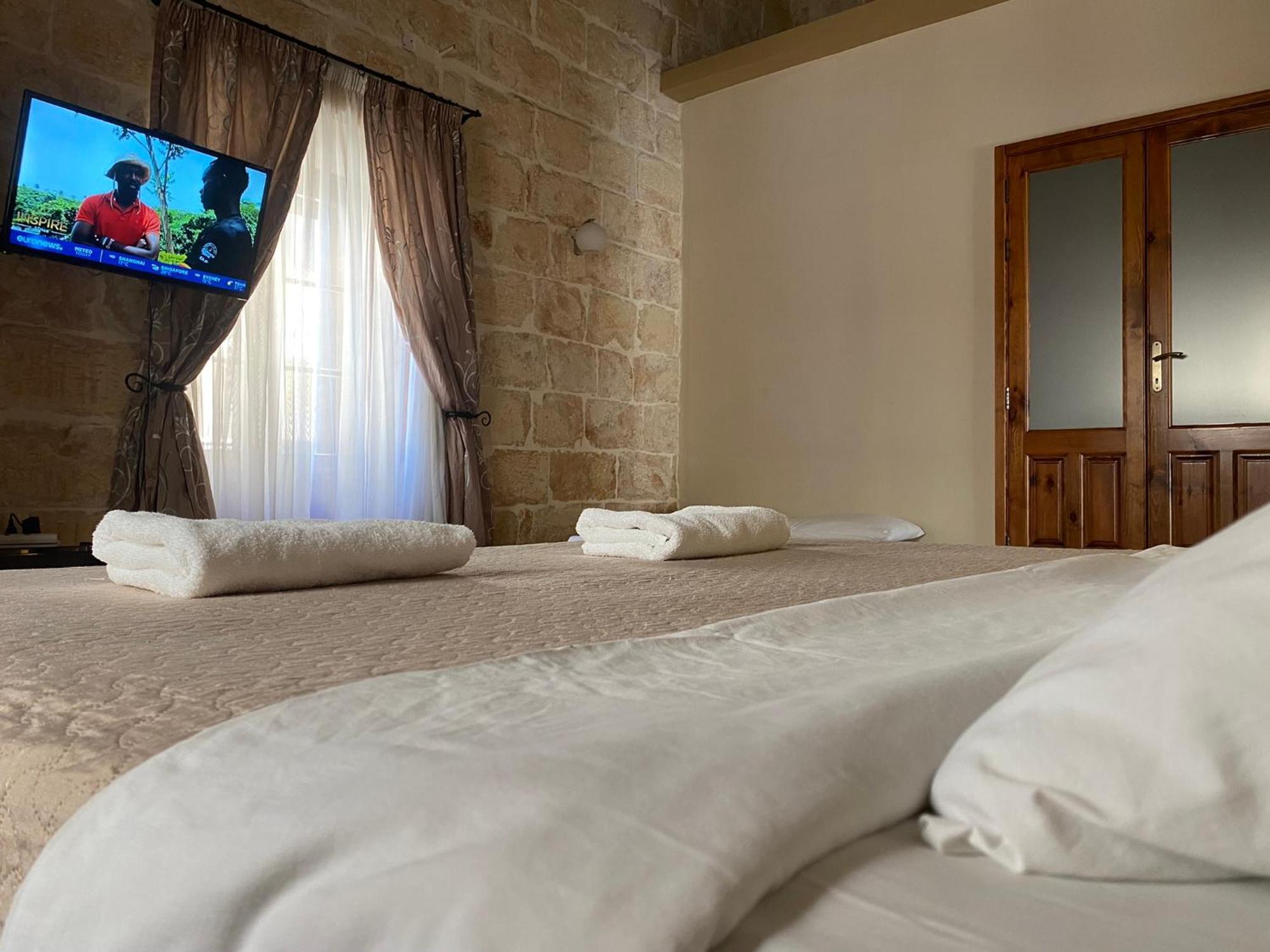 Xemx Hotel Qala Екстериор снимка
