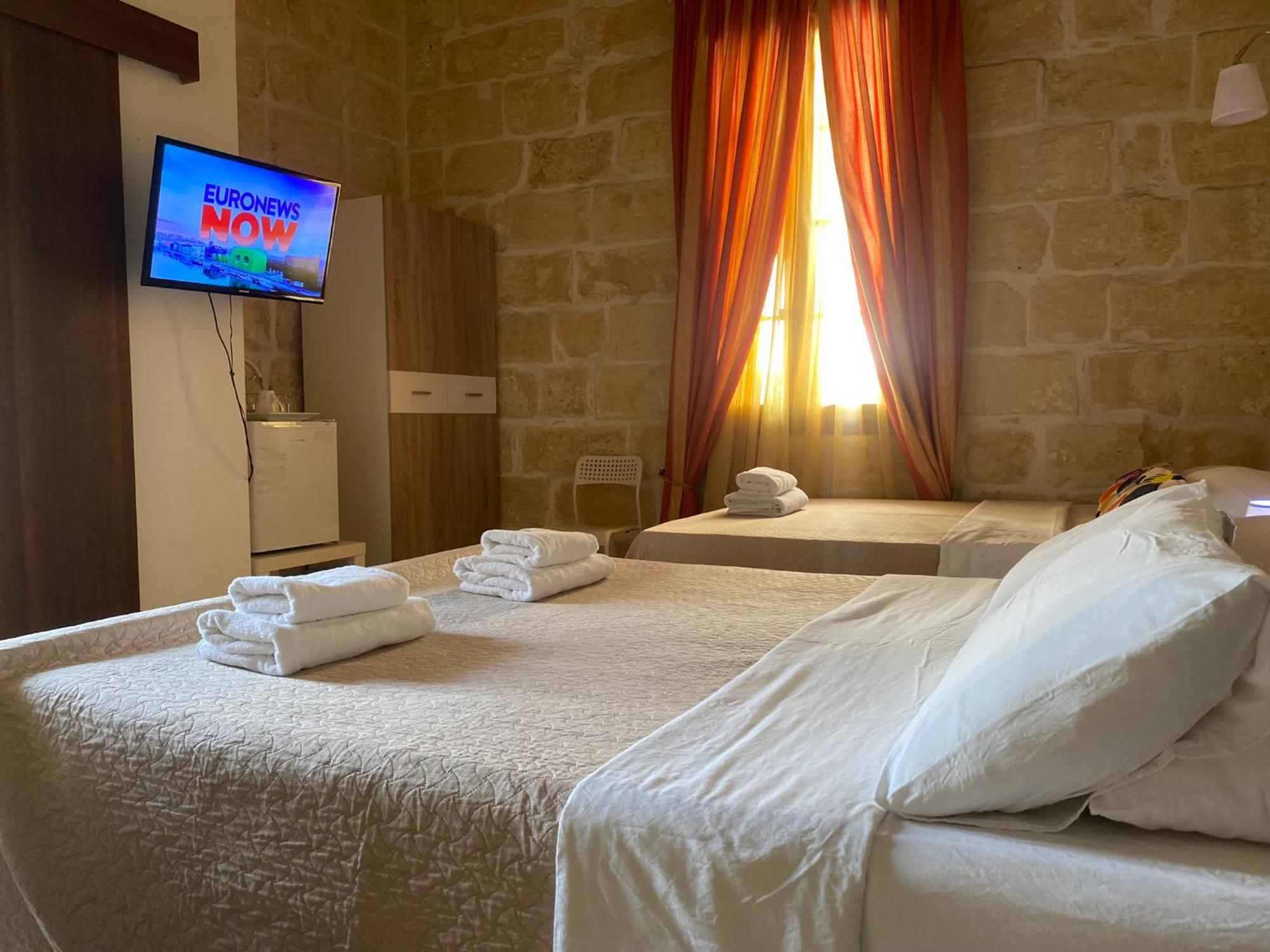 Xemx Hotel Qala Екстериор снимка