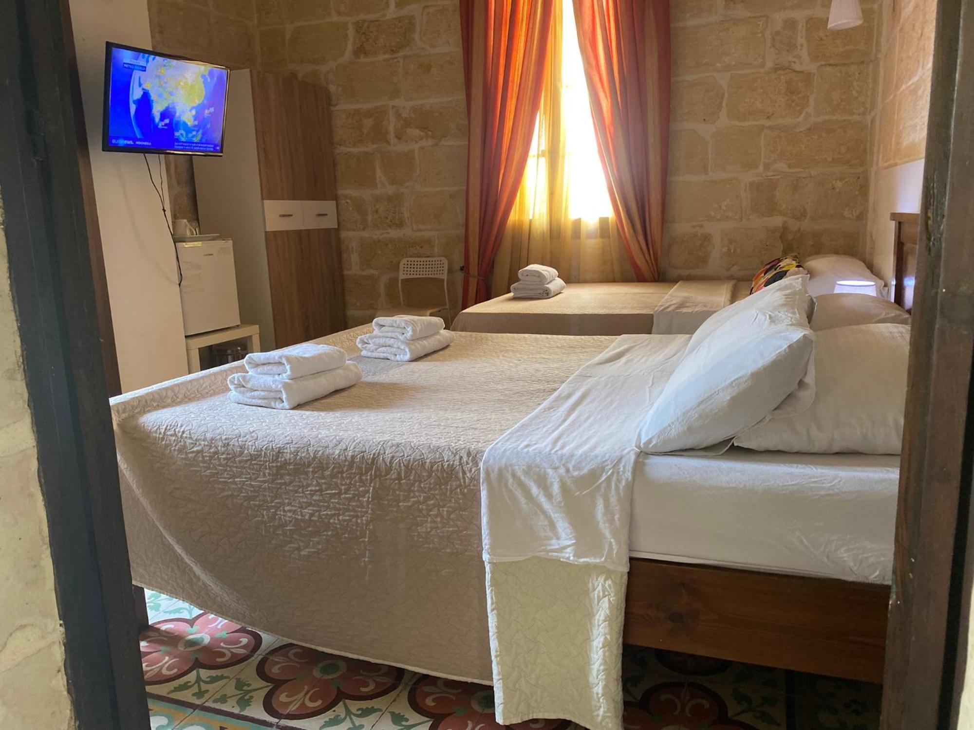 Xemx Hotel Qala Екстериор снимка