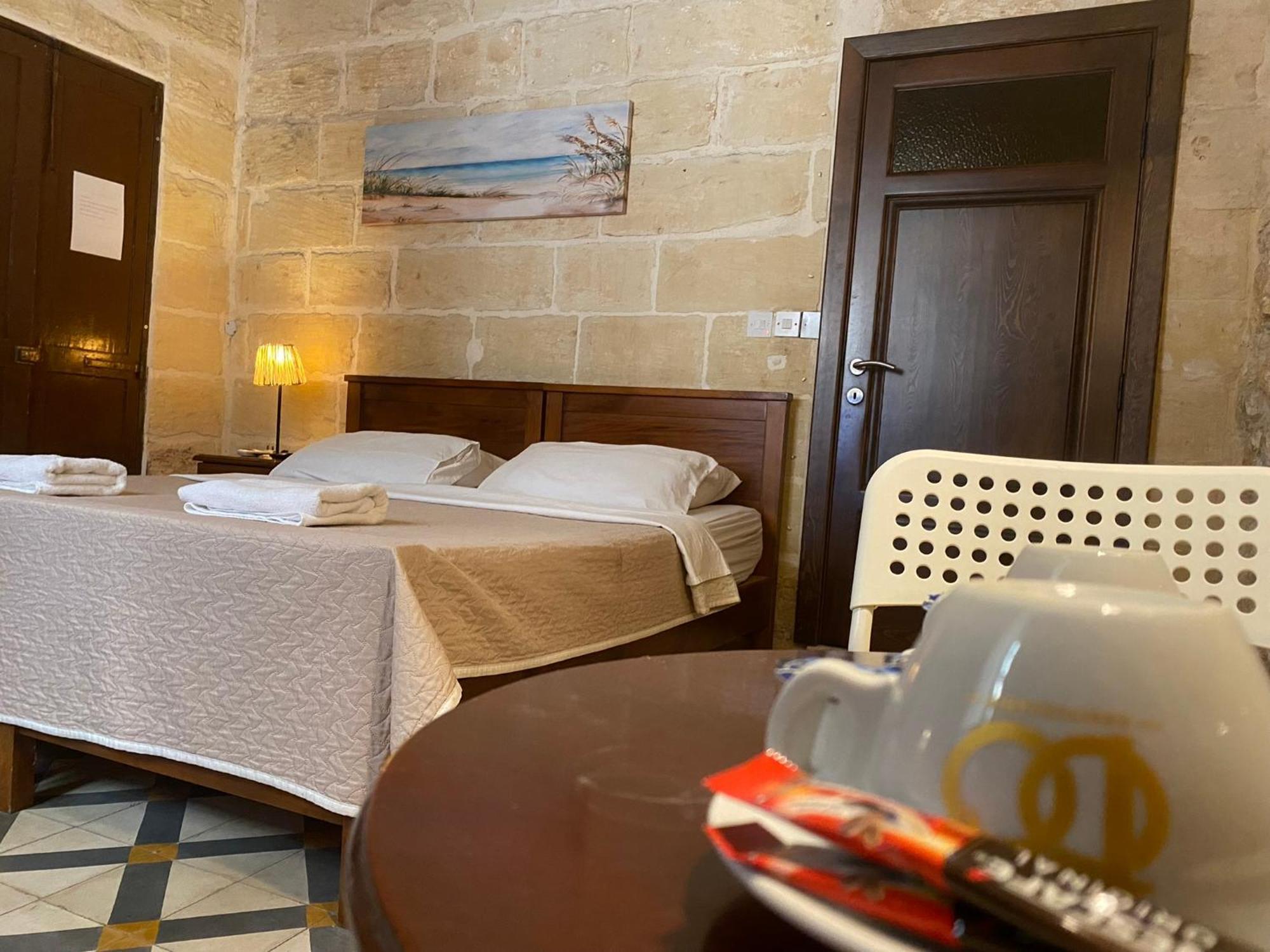 Xemx Hotel Qala Екстериор снимка