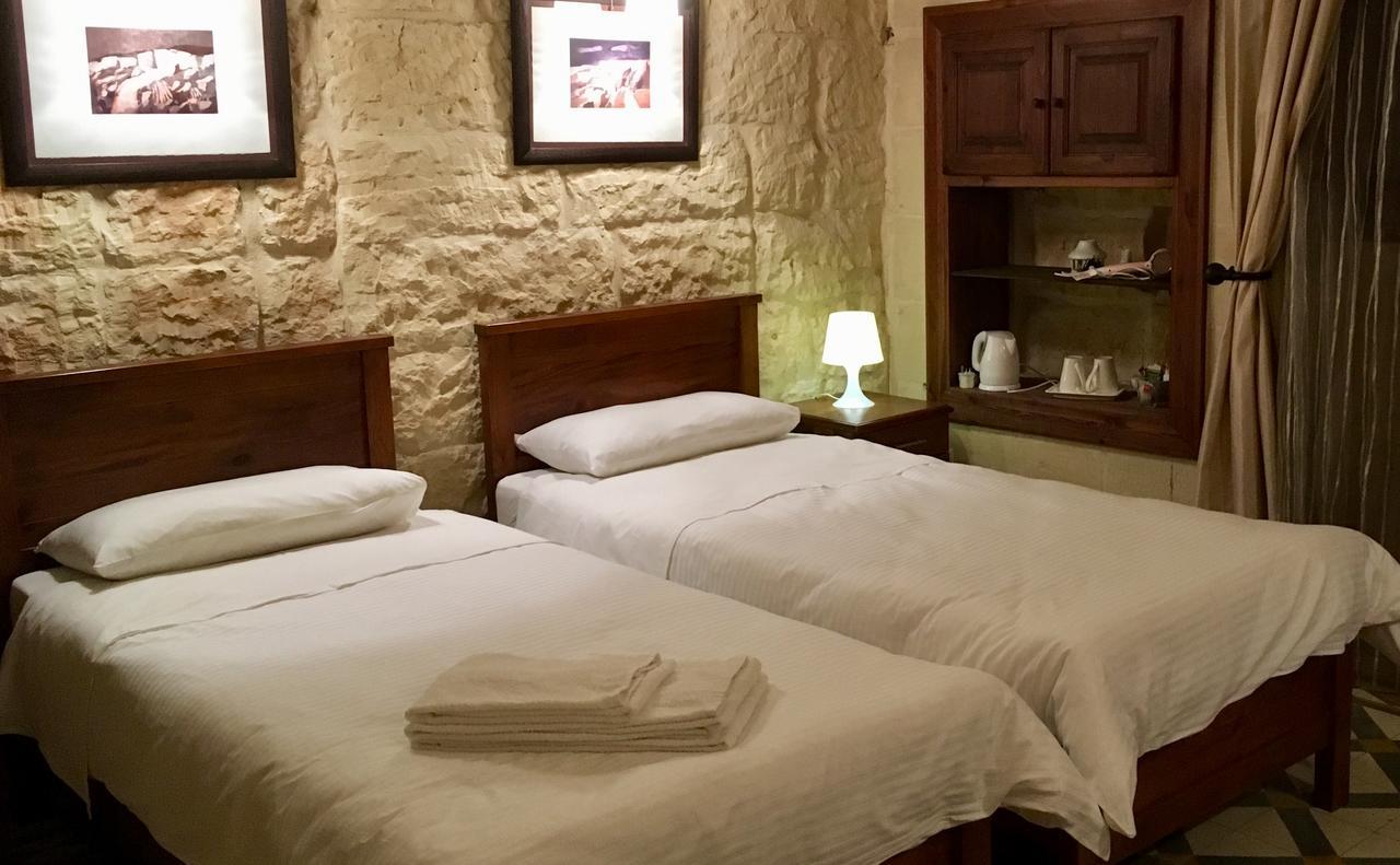 Xemx Hotel Qala Екстериор снимка