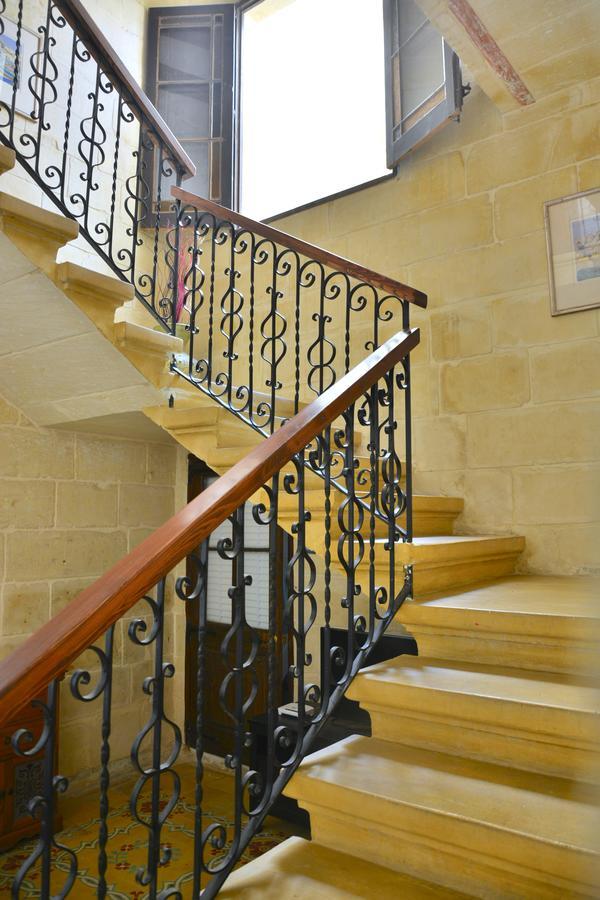 Xemx Hotel Qala Екстериор снимка