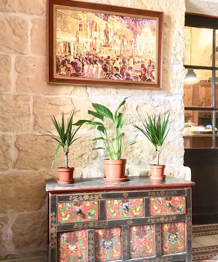 Xemx Hotel Qala Екстериор снимка