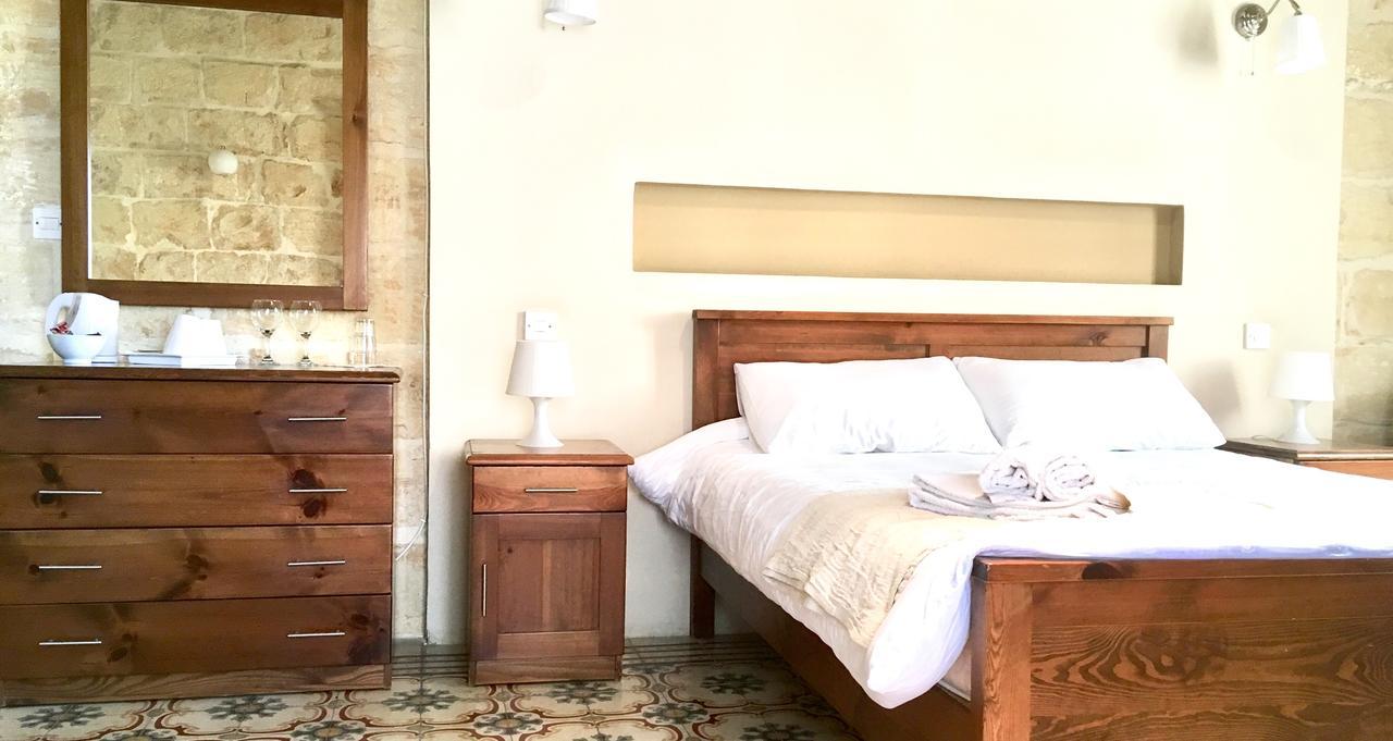 Xemx Hotel Qala Екстериор снимка